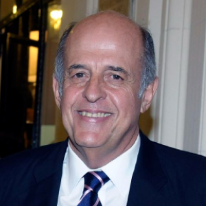 Dr. Carlos D'alessio